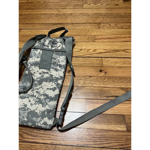 USGI ACU Molle II 3L/100oz Hydration System Carrier Pack w/ Bladder - Picture 4 of 9